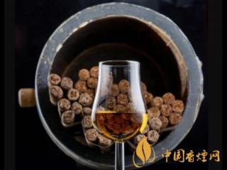 抽雪茄时可以喝什么 雪茄尾段口感变差的原因分析！