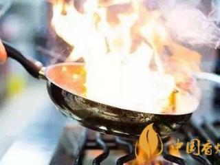 不光长期吸烟容易致癌 炒菜油烟也是危害之一！