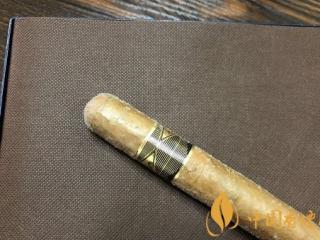 雪茄发霉不要着急扔掉 也许还能补救